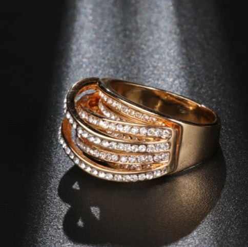 Bague vintage strass gauche