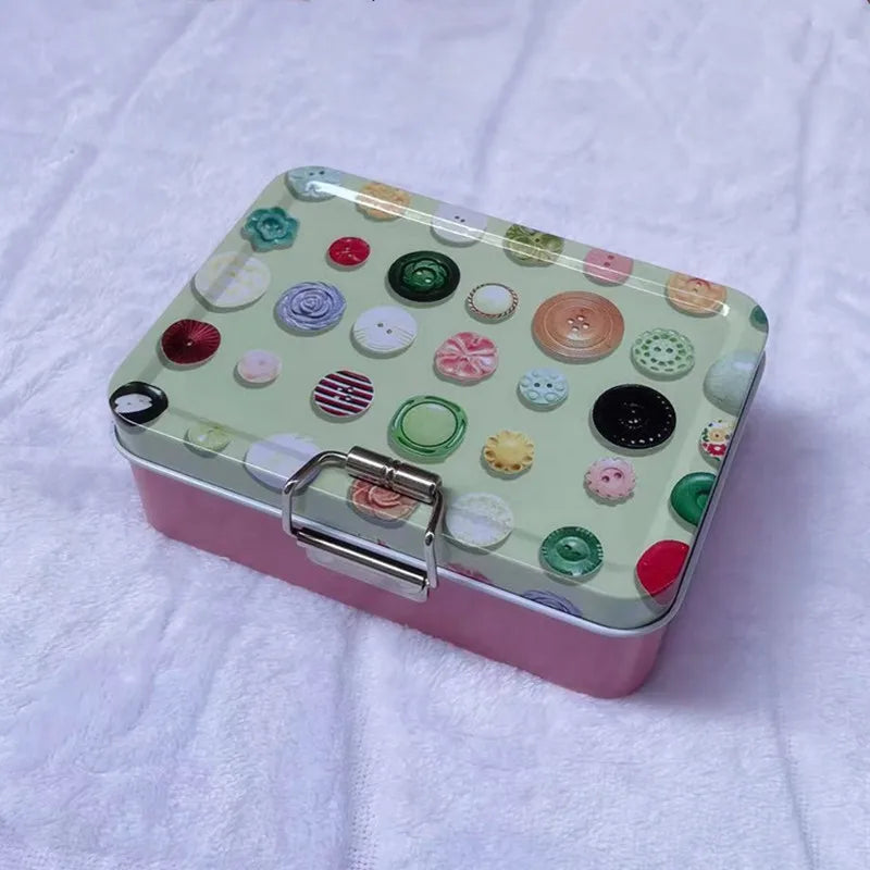 Boite en métal vintage bouton