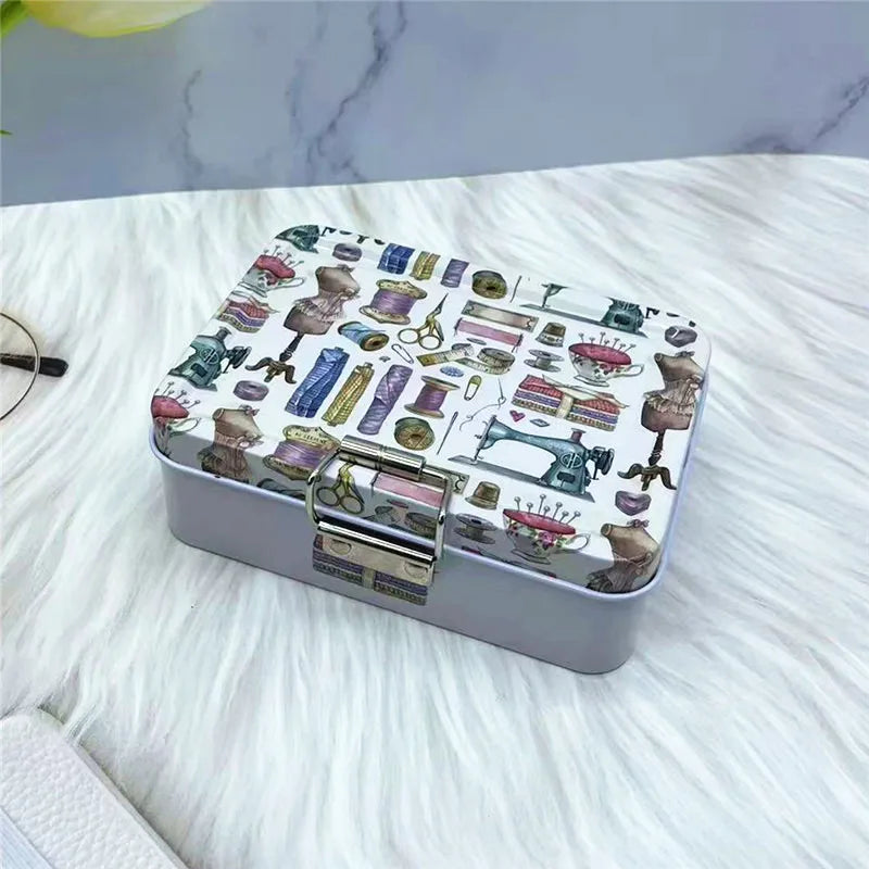 Boite en métal vintage couture