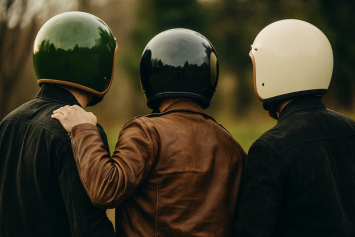 Casque moto rétro vert noir blanc
