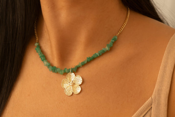 Chaine bohème pierre concassées cou