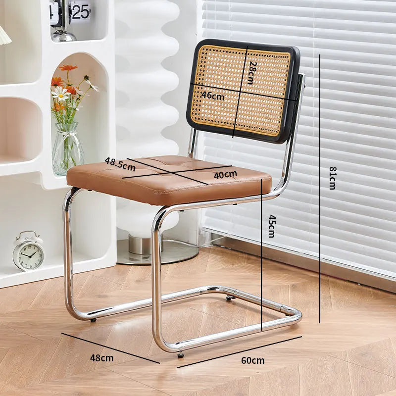 Chaise cannage vintage noir marron