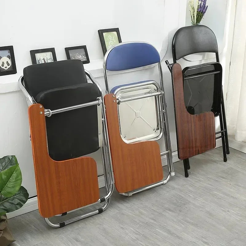 Chaise écolier relié a la table plié