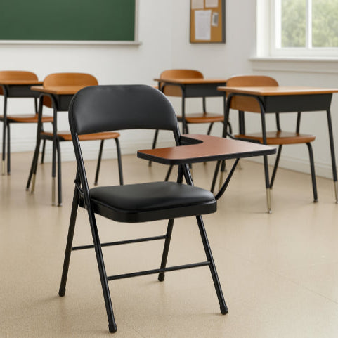 Chaise écolier relié à la table classe