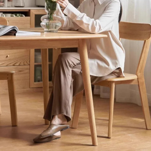 Chaise en bois vintage fille