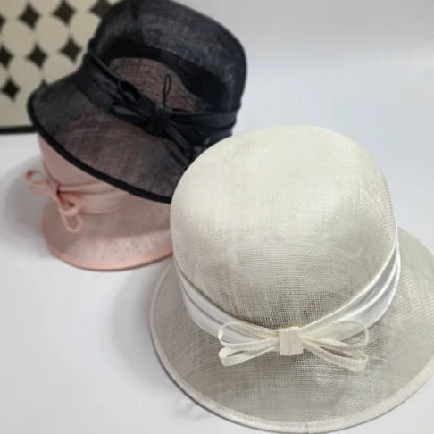 Chapeau femme vintage de plage noir rose blanc