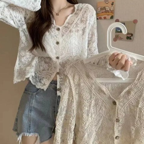 Chemise en dentelle vintage boutons