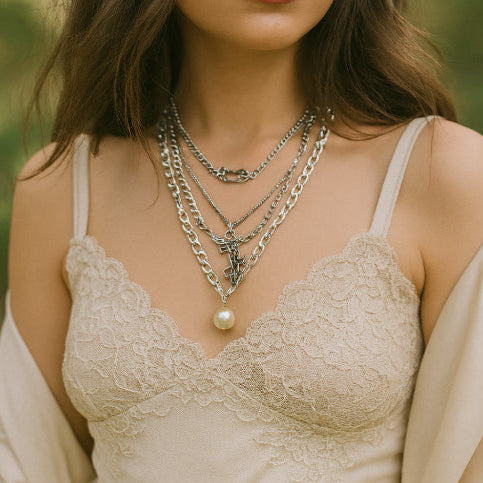 Collier vintage ange et démon  cou