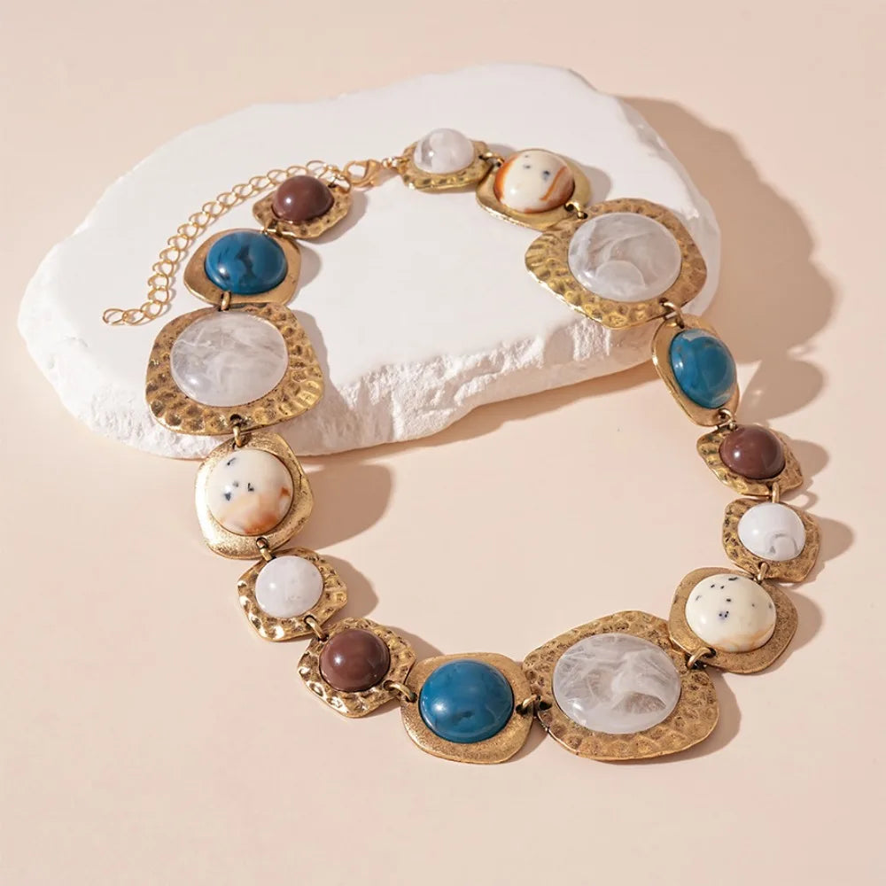Collier vintage en résine collier