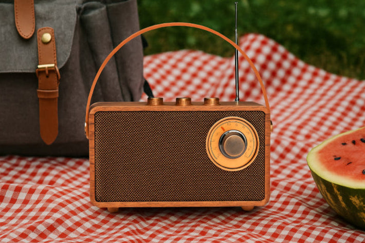 Haut parleur radio vintage rouge
