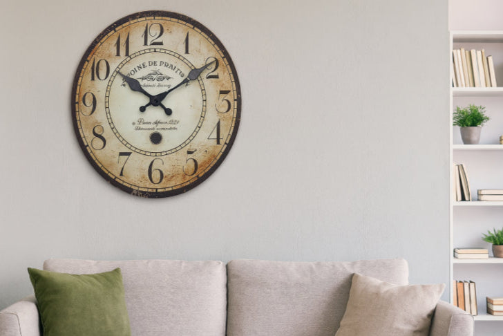 Horloge murale vintage salon