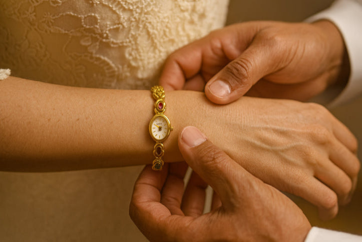 Montre vintage femme petit cadran cadeau