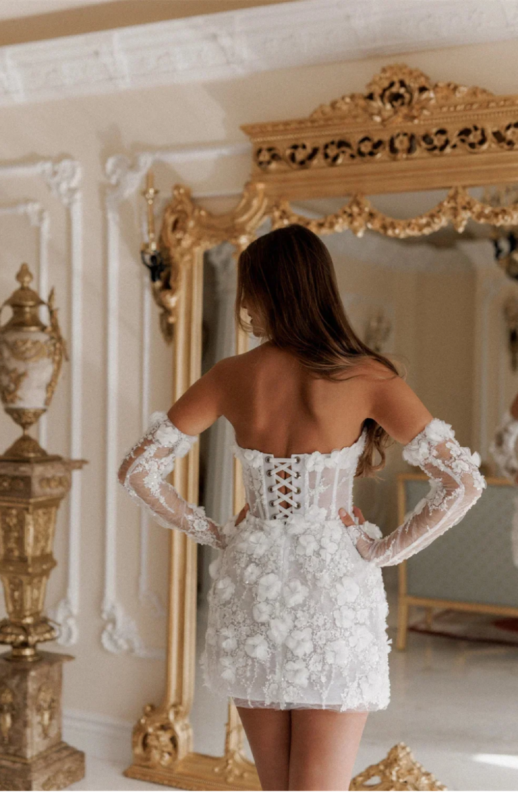 Robe de mariée courte vintage en dentelle dos