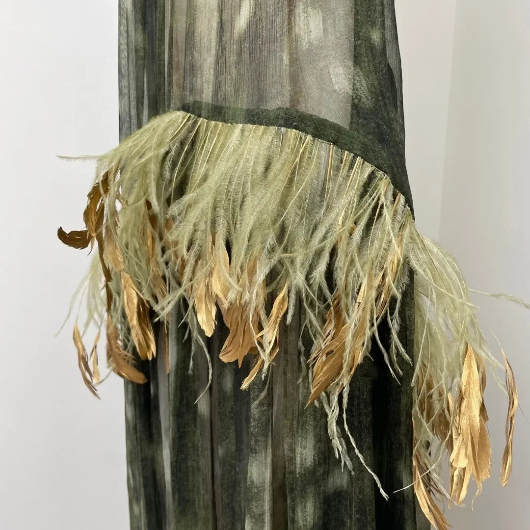 Robe en soie vintage plume