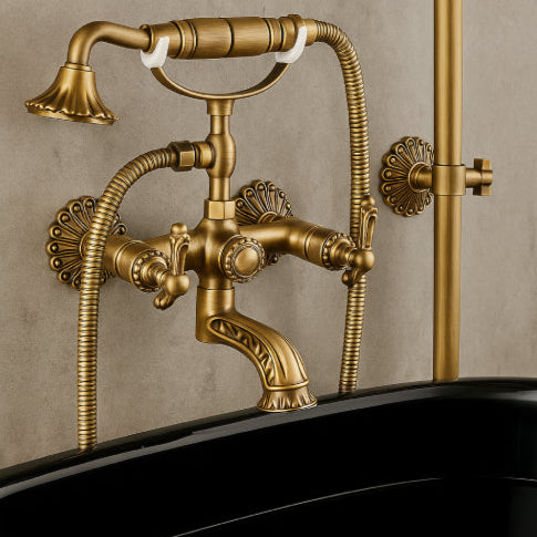 Salle de bain chic vintage or