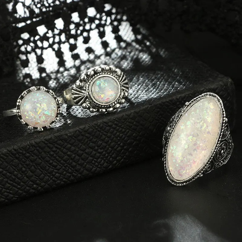 Bague vintage pierre blanche modèle