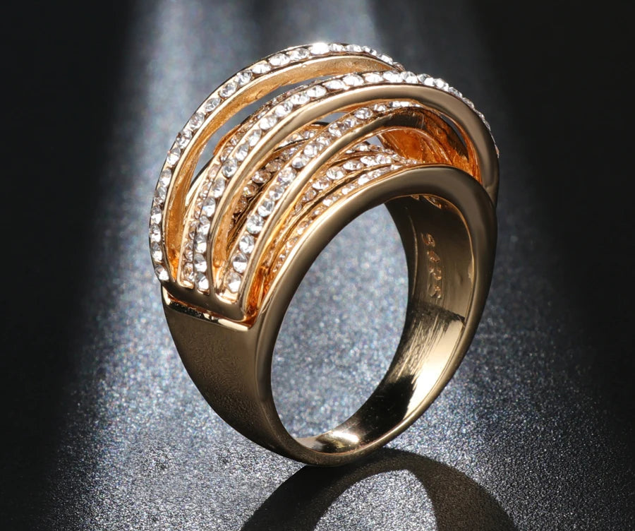 Bague vintage strass fond noir