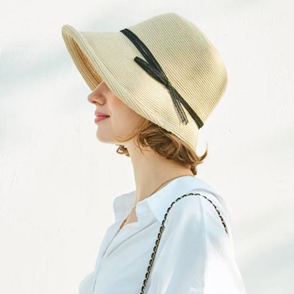Bonnet de paille vintage fond blanc