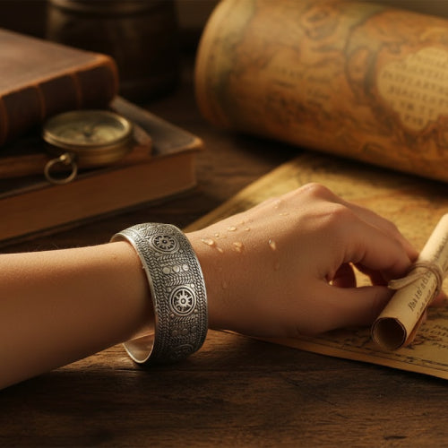 Bracelet manchette tibétain vintage  boussole 