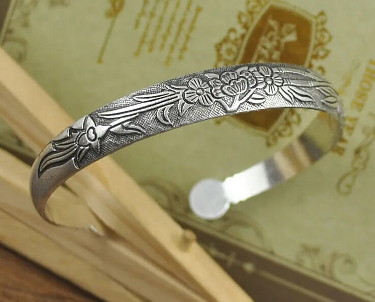 Bracelet manchette tibétain vintage fond motif fleurs 