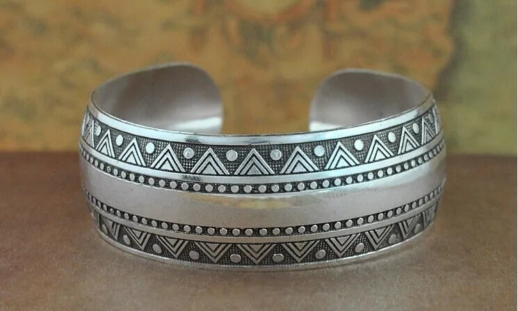 Bracelet manchette tibétain vintage   triangles 
