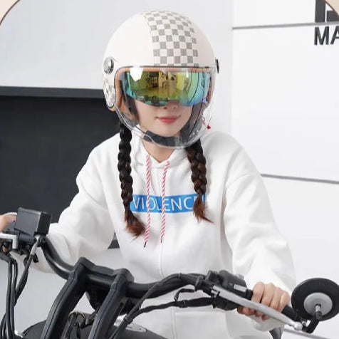 Casque moto vintage en cuir blanc fille