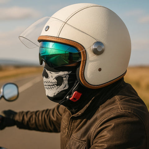 Casque moto vintage en cuir blanc route