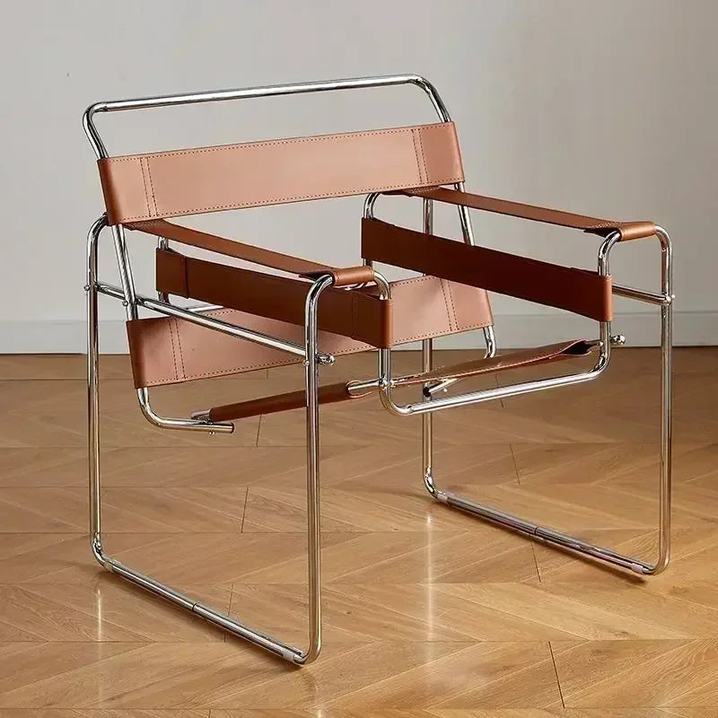 Chaise industrielle vintage marron