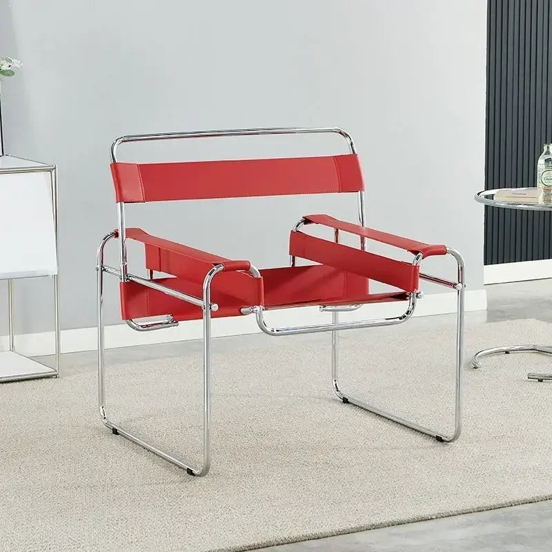Chaise industrielle vintage rouge
