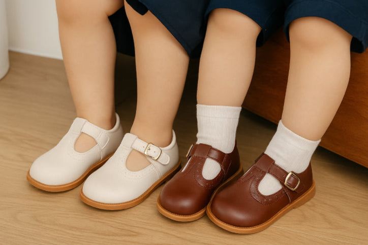 Chaussures enfant vintage parquet