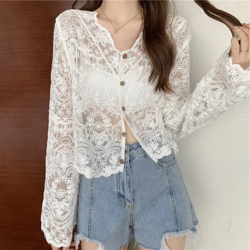 Chemise en dentelle vintage rétro
