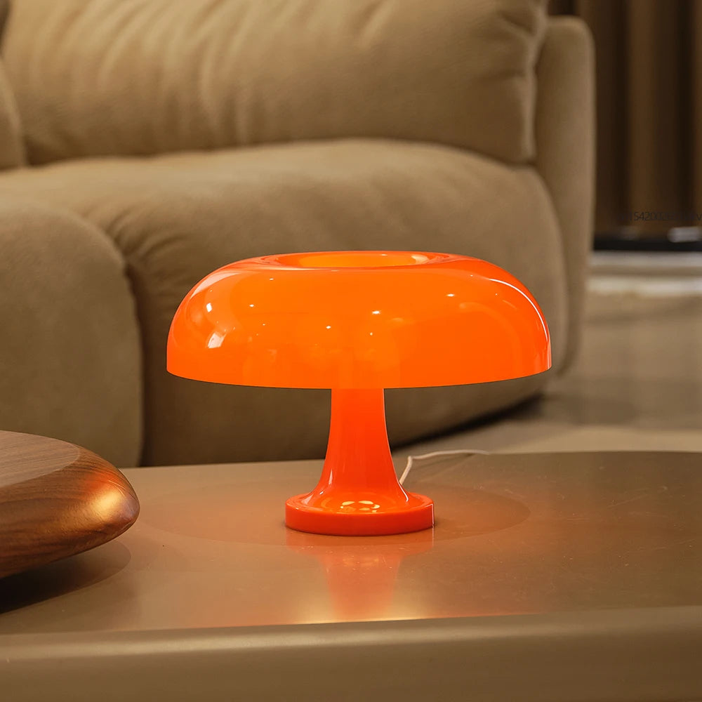 Lampe champignon vintage sur table