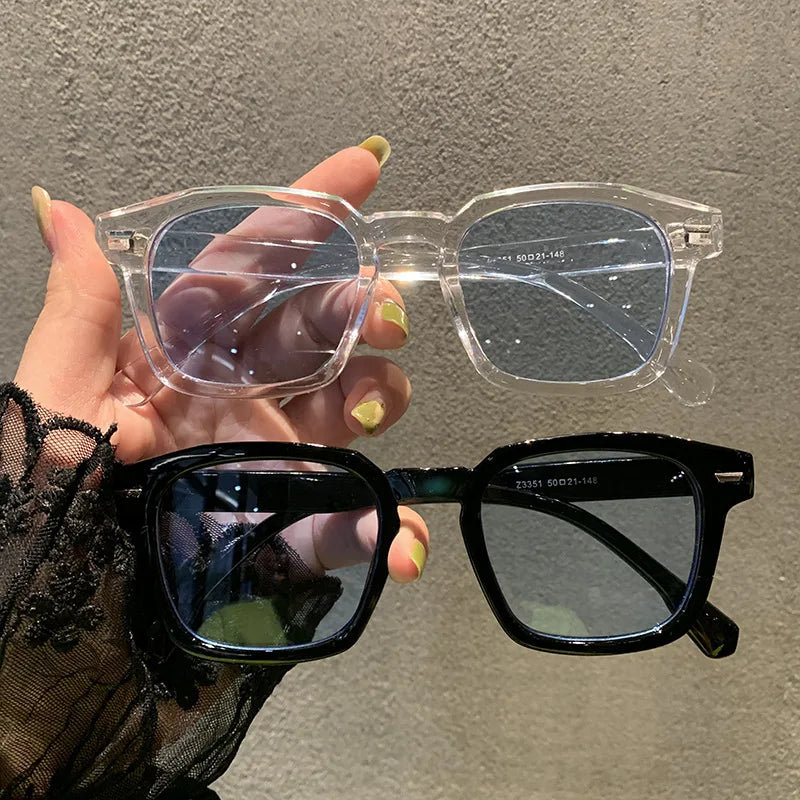 Lunette de soleil vintage fond mur