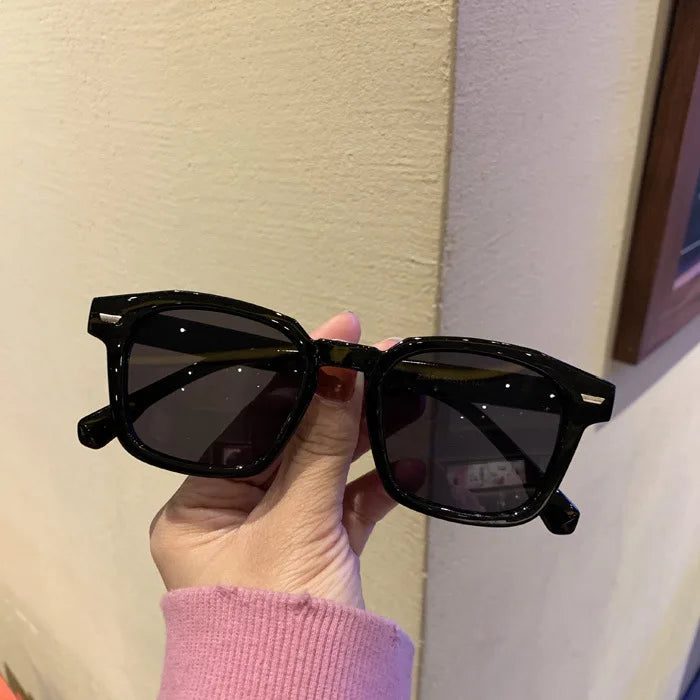 Lunette de soleil vintage noir verre noir