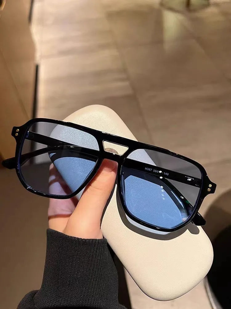 Lunettes femme rétro de soleil Carrées Épaisses Noires Verres Bleus