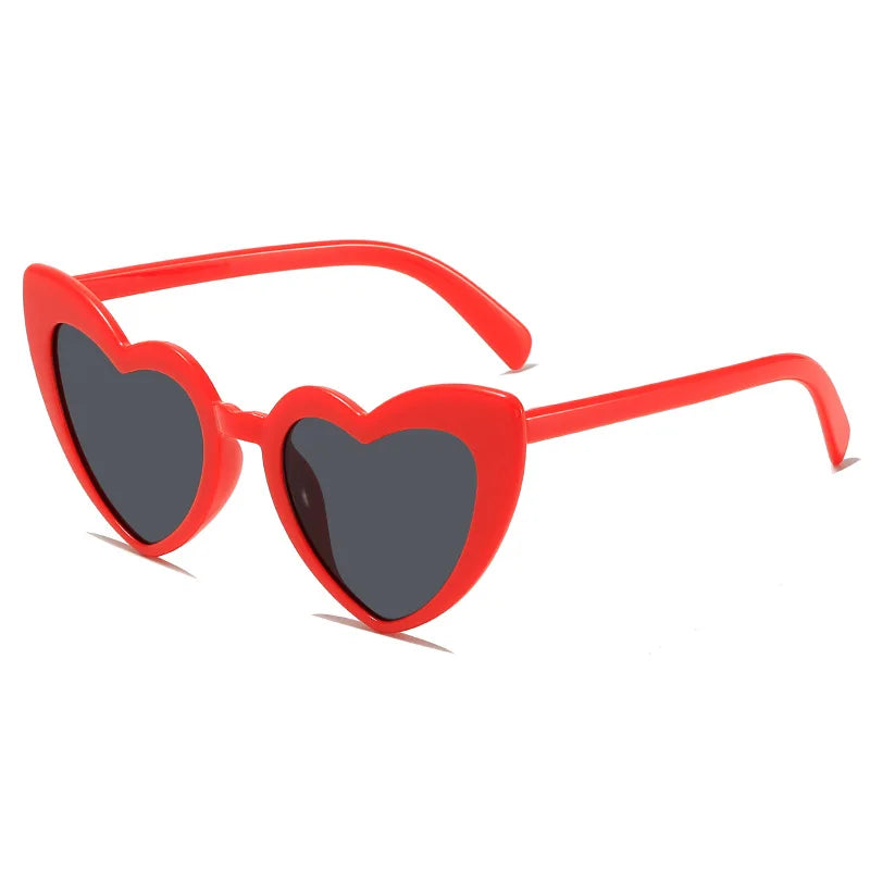 Lunettes vintage en coeur rouge