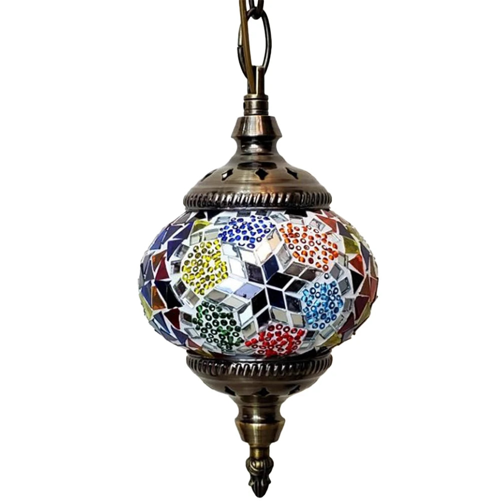 Suspendu lampe mosaïque style orientale vintage fond blanc 