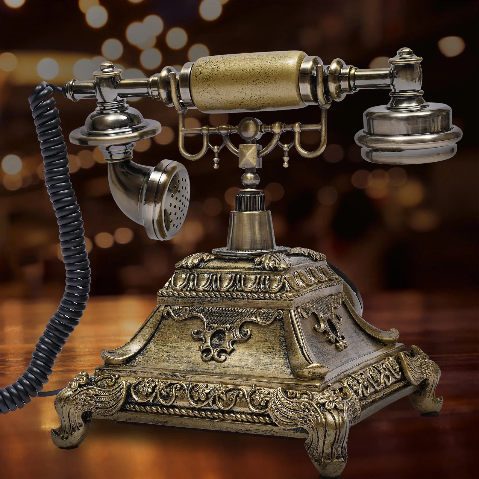 Téléphone vintage doré arrière