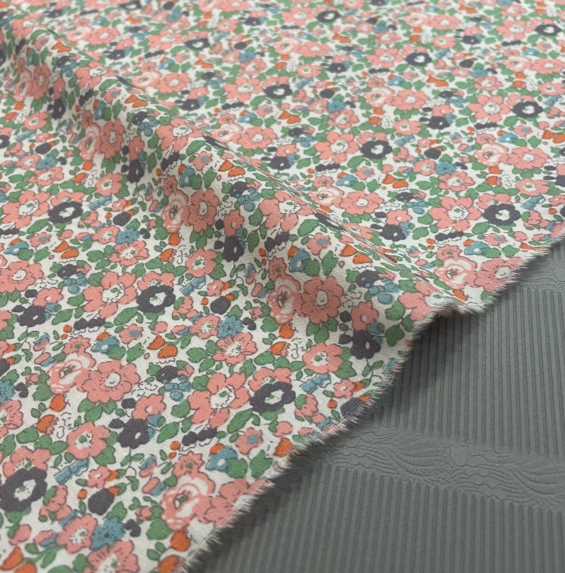 Tissu fleur vintage rose
