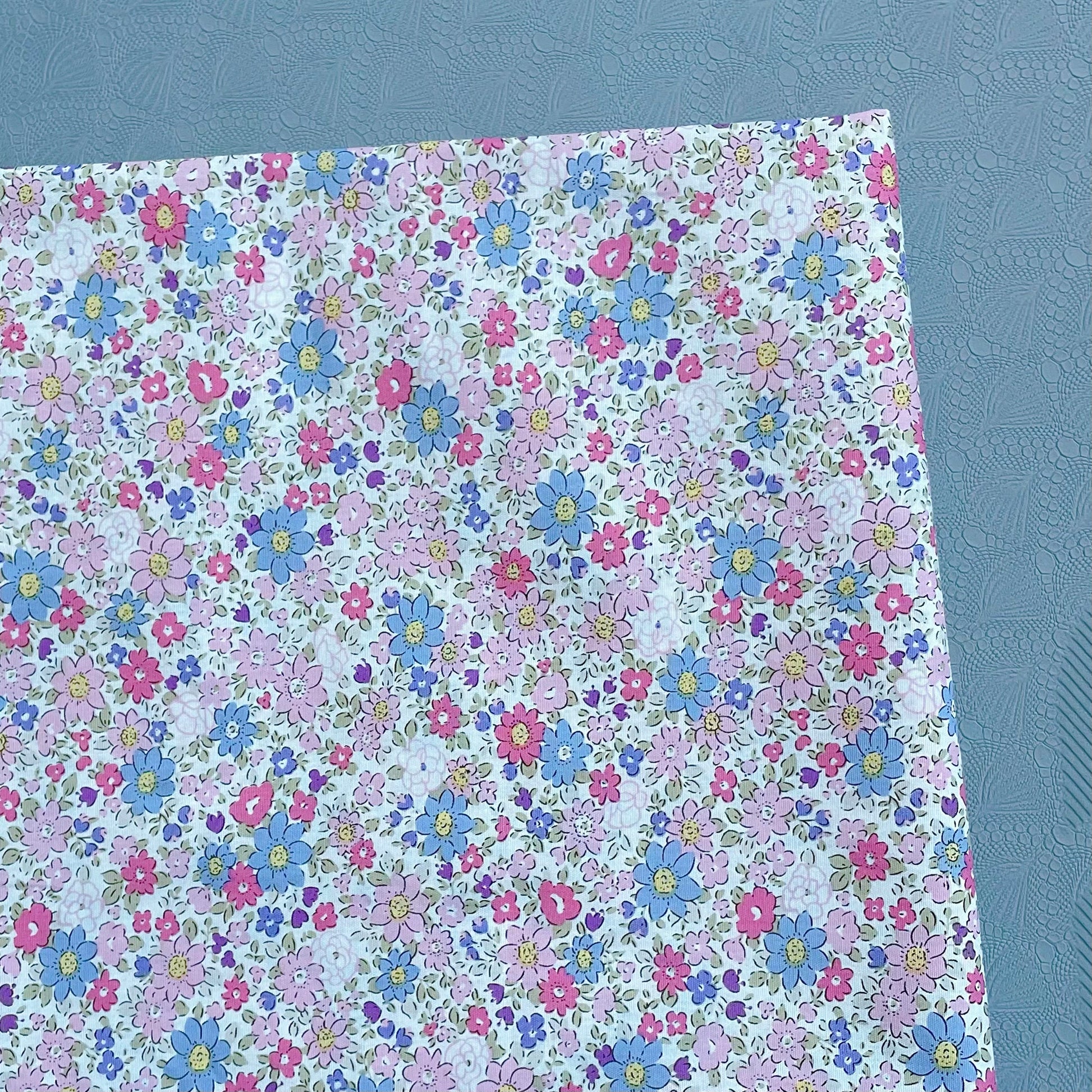 Tissu fleur vintage rose bleu