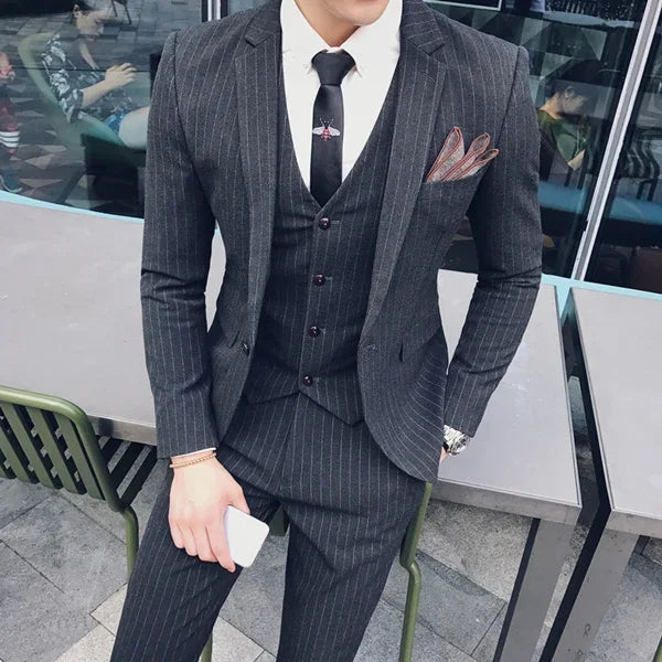 Vetement vintage pour homme costume gris 